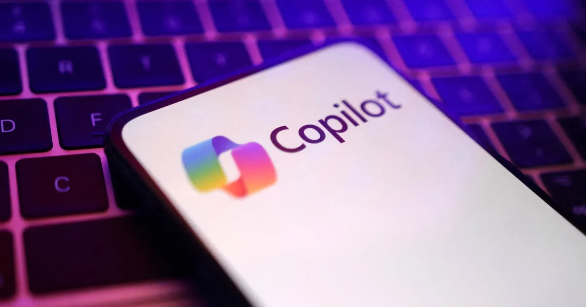 Interfaz de Copilot en dispositivos de escritorio y movil